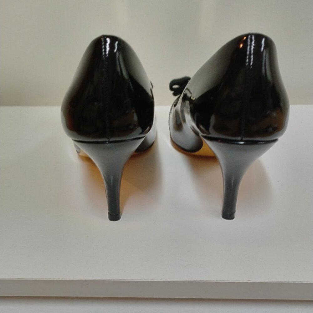 Ferragamo Clara 70 Black Patent Vara Bow Heels, like new - 9C fit like US 8M - Picture 9 of 15